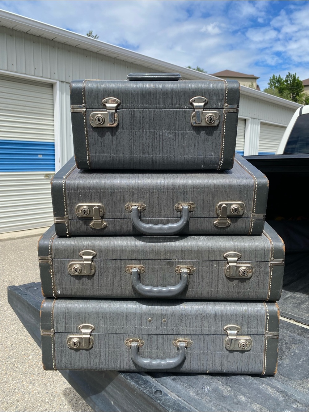 Vintage 1950s Hard Shell 4 Piece Luggage Set Vanity Case Set Grey - Picture 2 of 4
